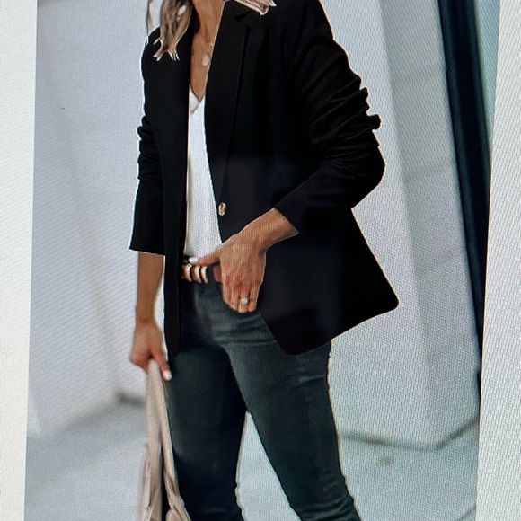 Black blazer from Amazon - Picture 3 of 6